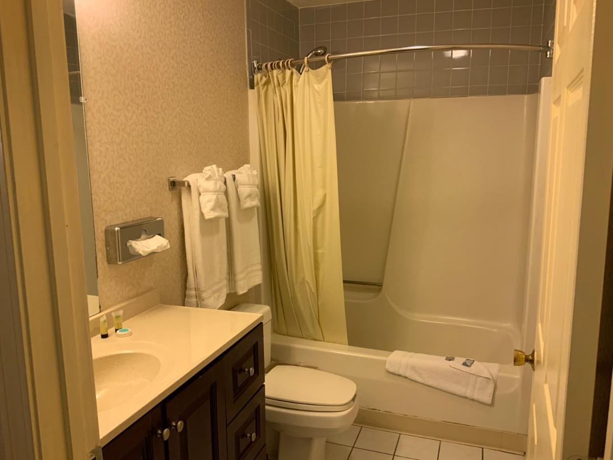 Regency Inn & Suites Вэст спрингфильд Экстерьер фото