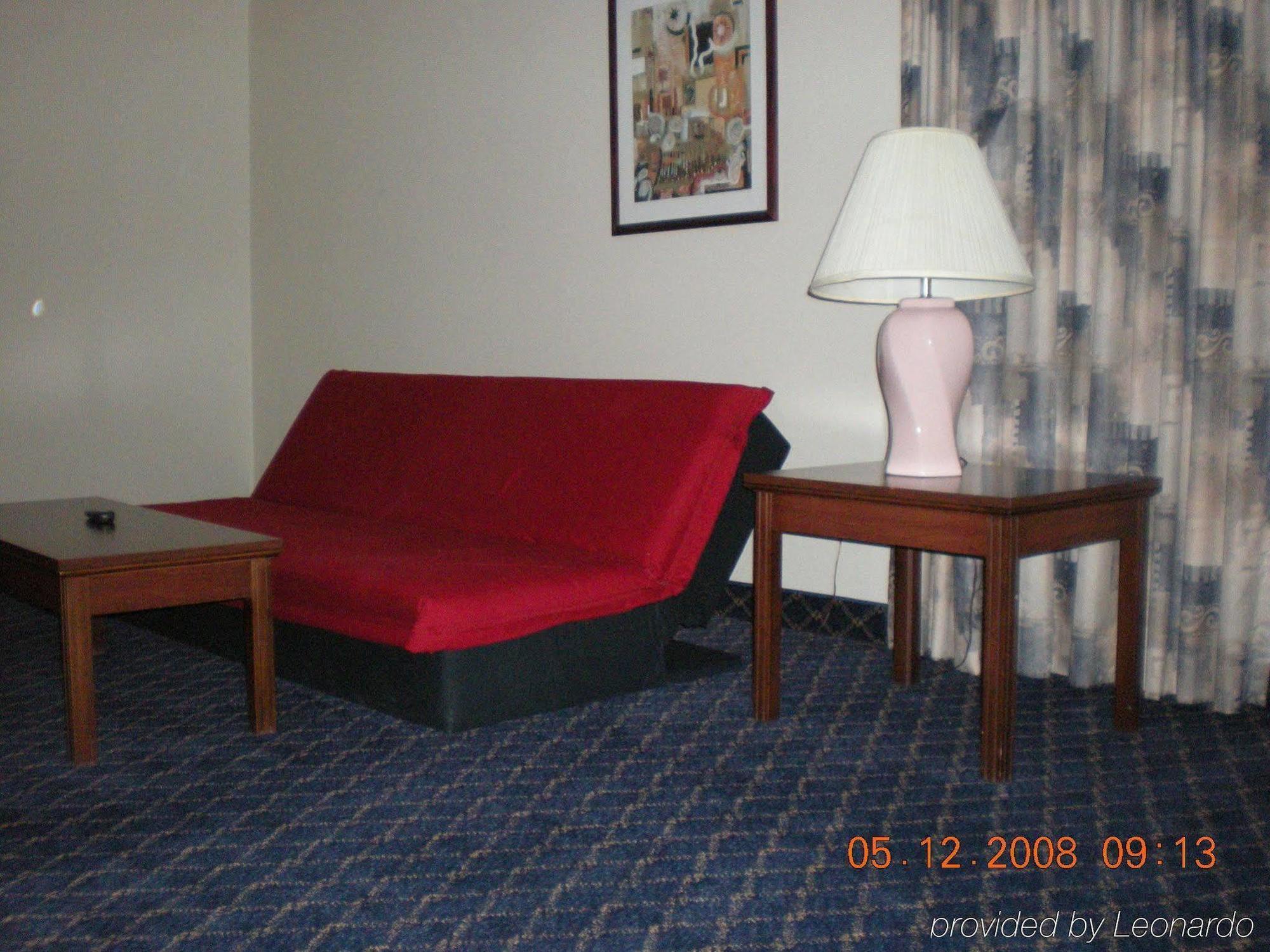 Regency Inn & Suites Вэст спрингфильд Экстерьер фото
